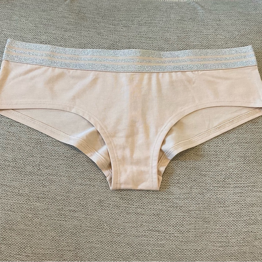 ❤️Victoria's Secret Cheeky Panties with Silver Waistband❤️